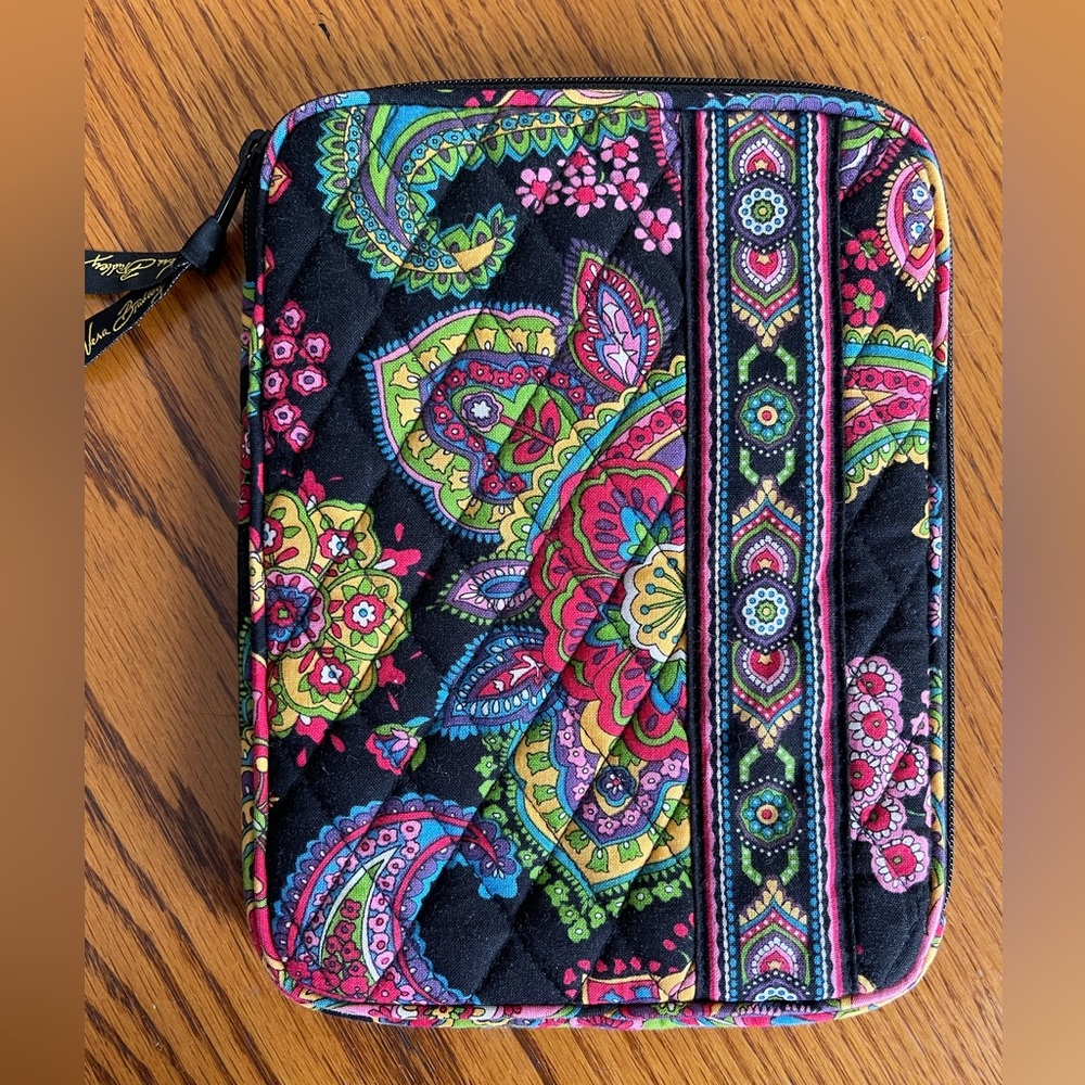 ☀️ NEW! Vera Bradley E-Reader or Tablet Sleeve - Symphony In Hue